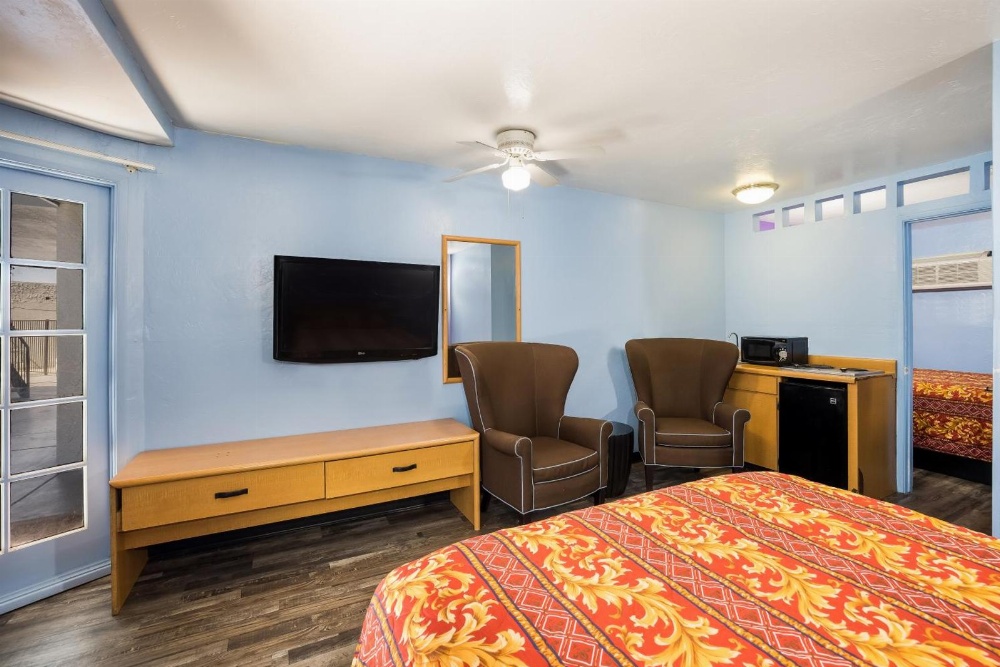 King Room - Non-Smoking