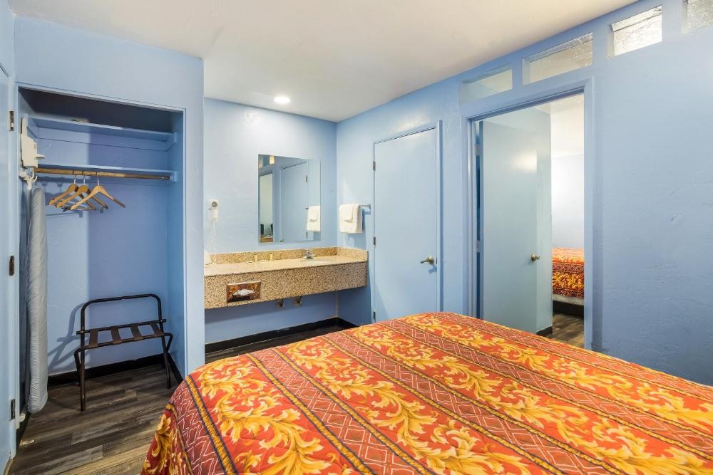 Knights Inn Tucson D.M.A.F Area